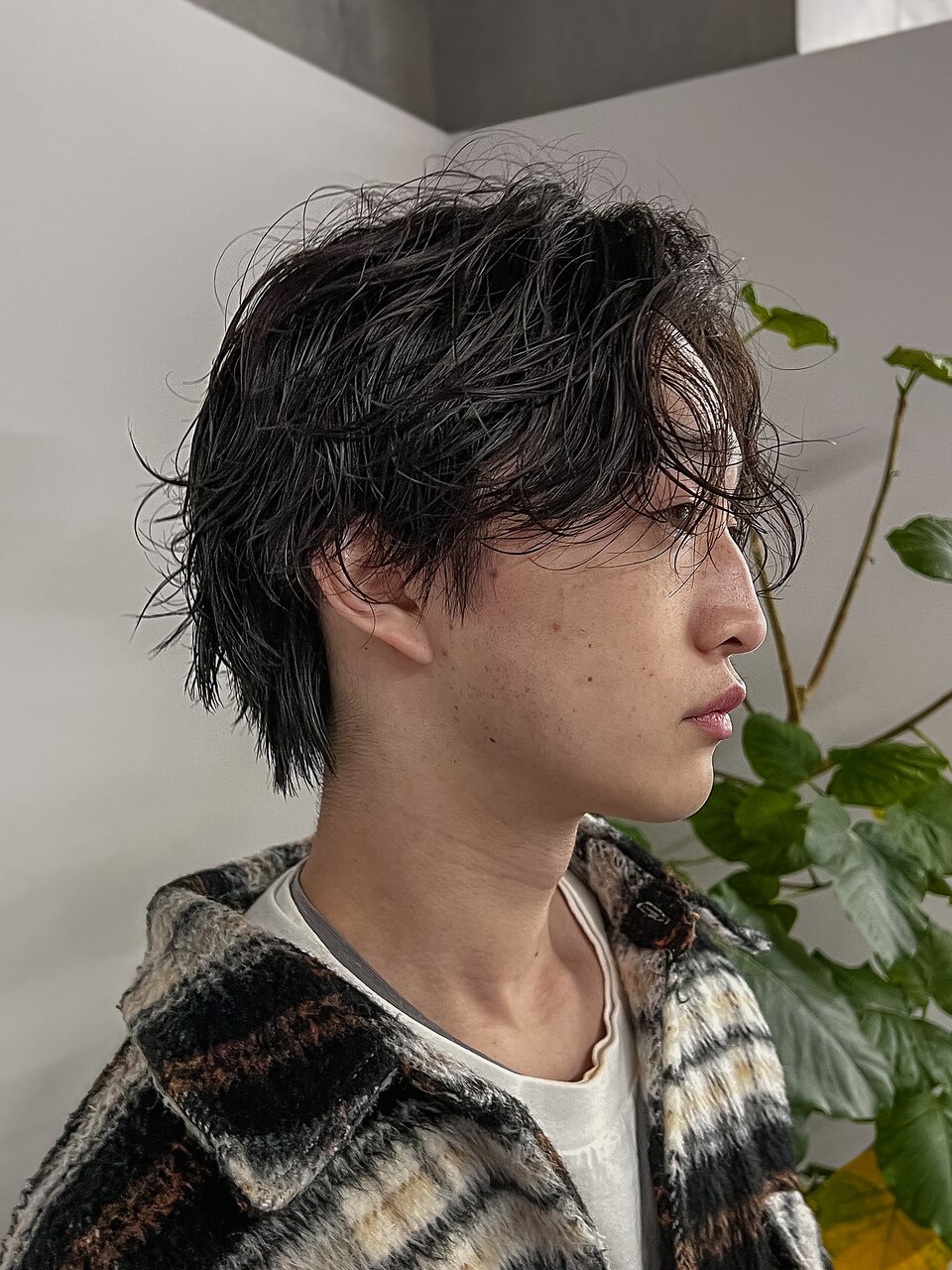 シャドウパーマ・メンズカット・センターパート スタイル写真