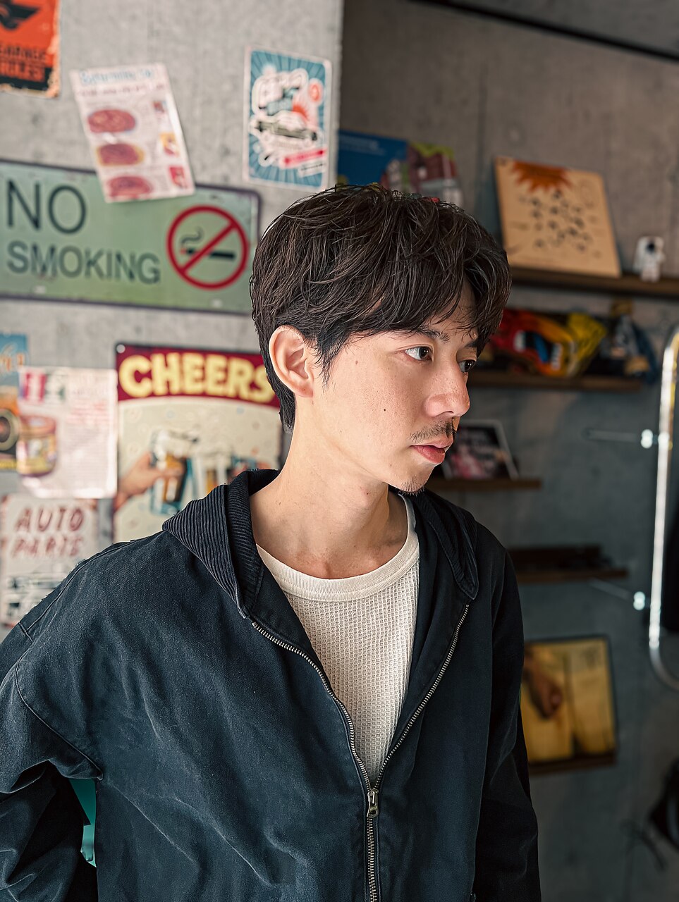 大人フェザーショート スタイル写真